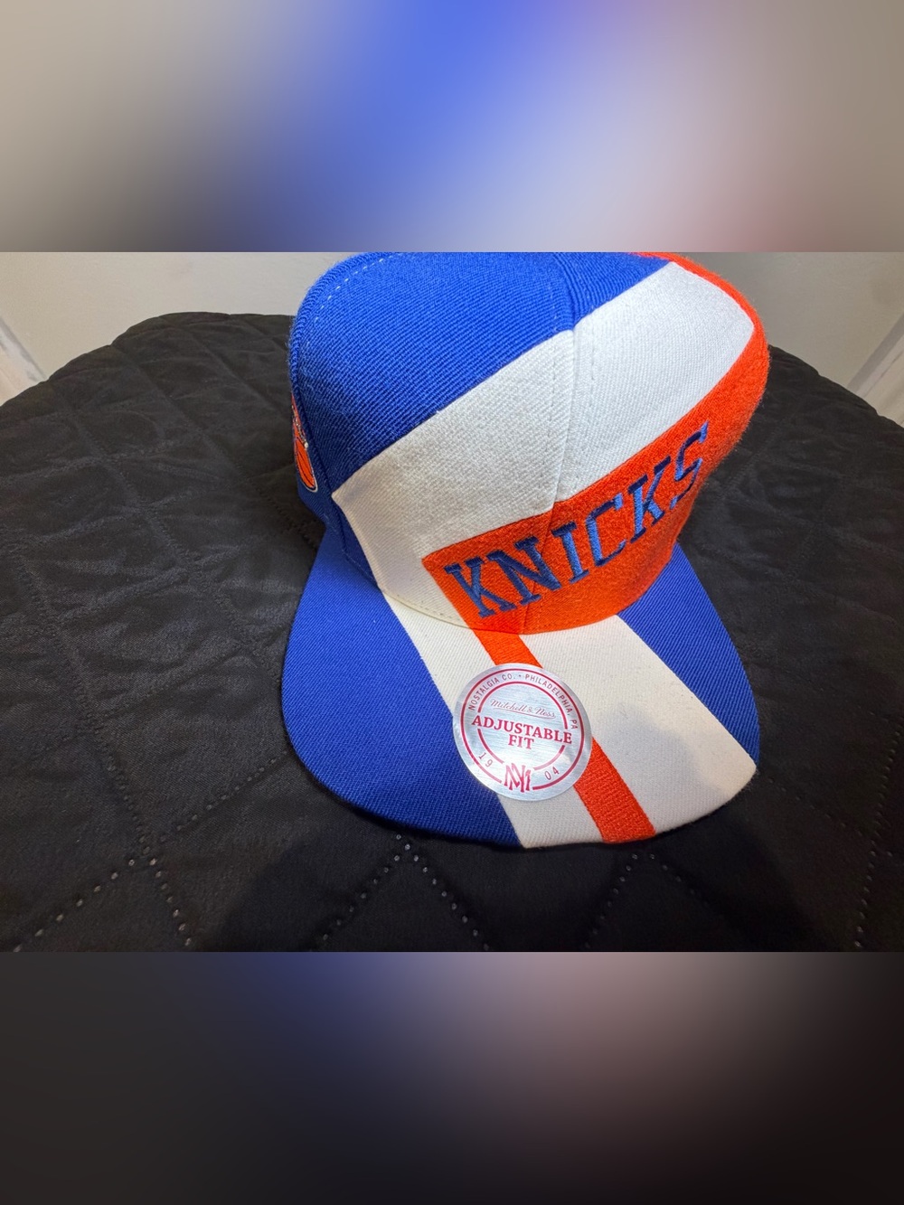 Official New York Knicks Mens' Gray Snapback Hat-Adjustable